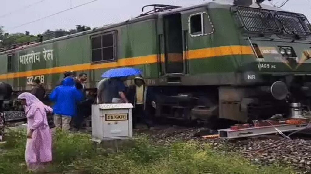 Punjab News: जम्मू से पंजाब आ रही ट्रेन पटरी से उतरी, कई ट्रेनें रद्द