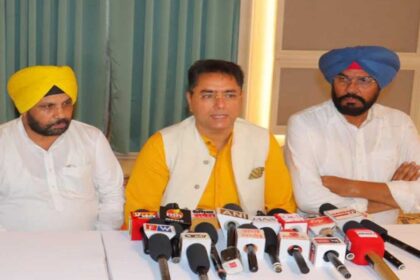 Aman Arora demanded the Centre to release the withheld amount