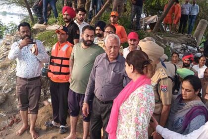 Barinder Goyal slammed the Centre and neighbouring states