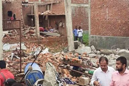 Blast in Firecracker Factory Lucknow News Update