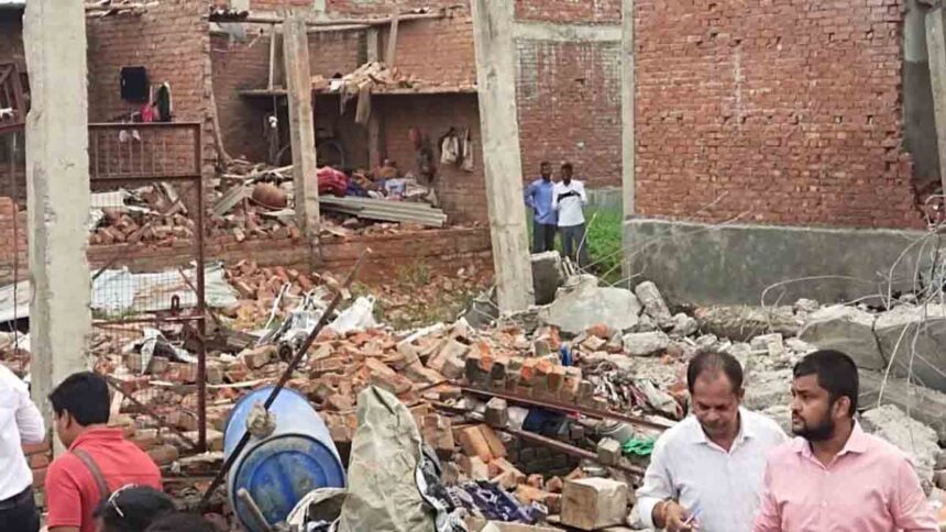 Blast in Firecracker Factory Lucknow News Update