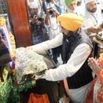 CM paid obeisance at Tilla Baba Sheikh Farid