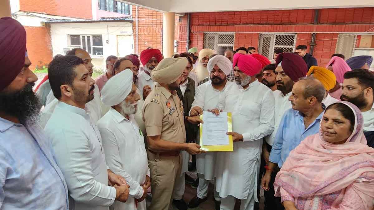 जालंधर में कांग्रेसी नेताओं ने AAP नेता की पुलिस कमिश्नर से की शिकायत