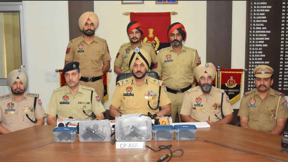 Cross-border arms smuggling racket busted