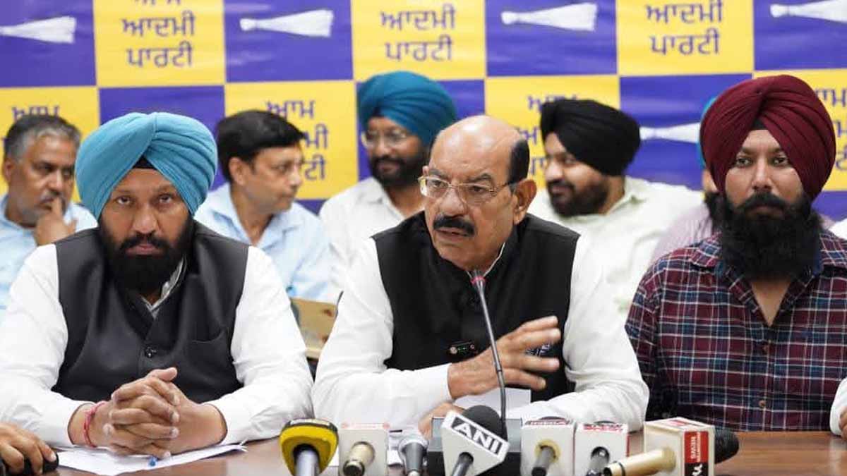 “पहले वोट चोरी, अब राशन चोरी”, भाजपा की दबंगई बर्दाश्त नहीं की जाएगी- मोहिंदर भगत