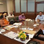 Mohinder Bhagat directed the officials to promote flower cultivation