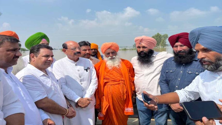 Mohinder Bhagat reached the flood affected area