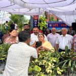 Sushil Rinku distributed Saplings on the death anniversary of his father late Shri Ramlal ji