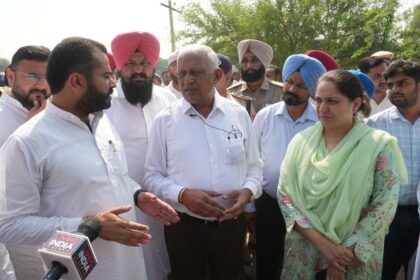 Punjab News: कैबिनेट मंत्री बरिंदर कुमार गोयल और तरुनप्रीत सिंह सौंद द्वारा ज़िला फाजिल्का के सरहदी गांवों का दौरा