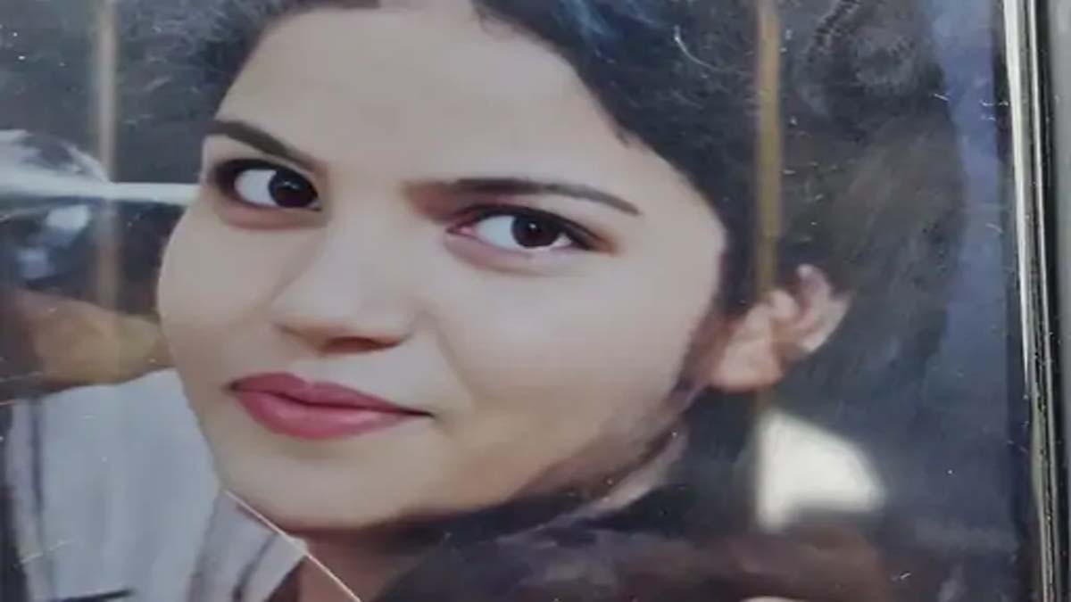 अंजलि की फाइल फोटो, जिसे घर के बाहर से किया किडनैप