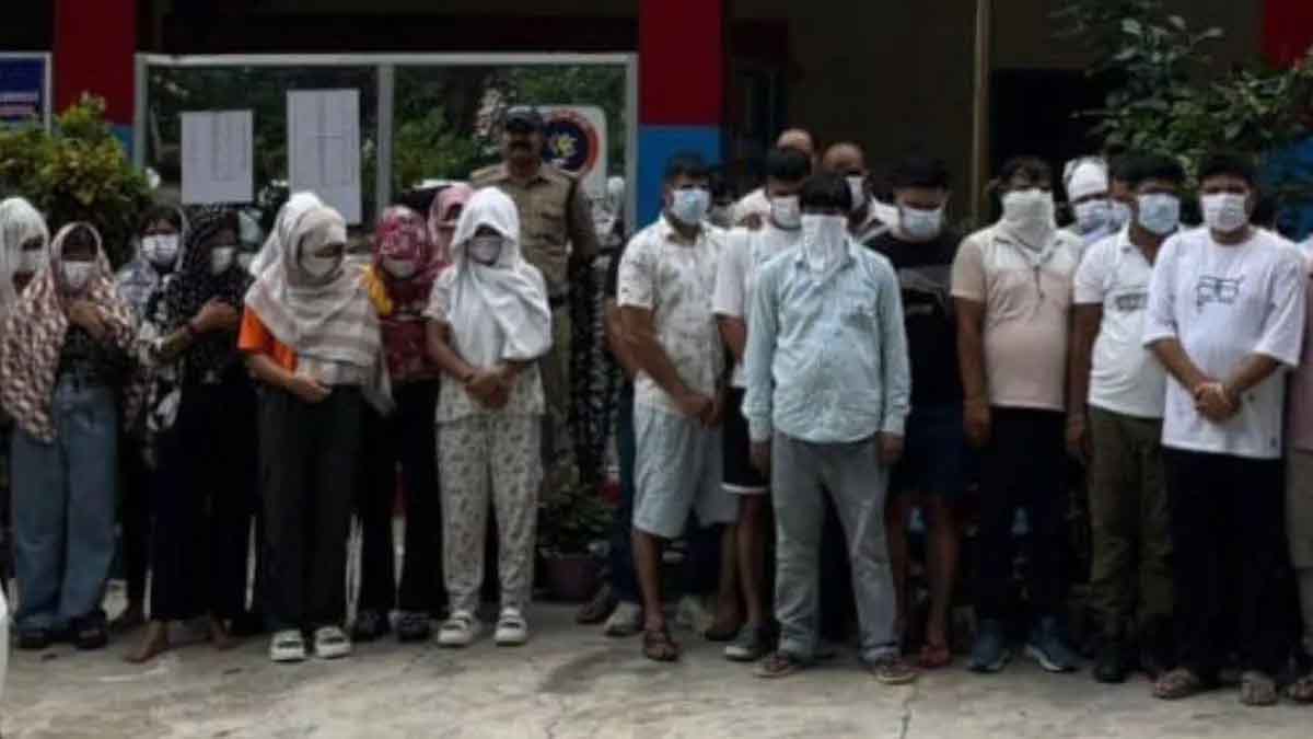 Rave Party: रिजॉर्ट में चल रही थी रेव पार्टी, पुलिस ने मारा छापा, शहर के 28 कारोबारियों के साथ 9 युवतियां पकड़ी गईं