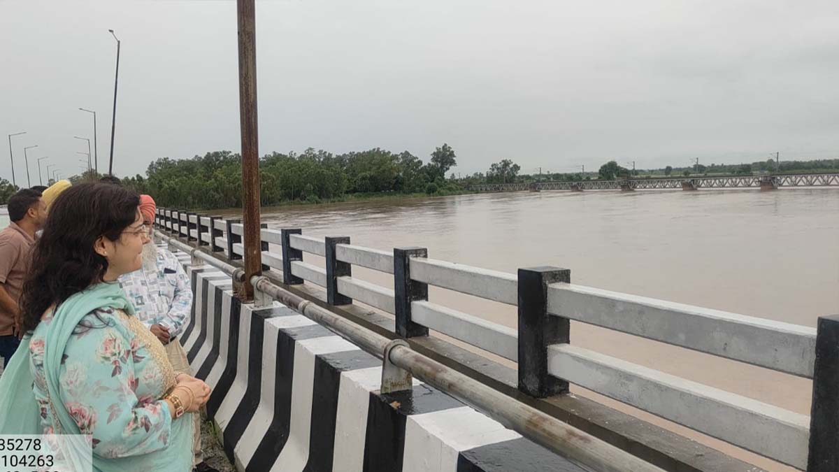 सतलुज दरिया से लगते बाढ़ संभावित क्षेत्रों पर जालंधर प्रशासन की कड़ी नज़र