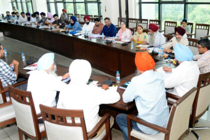 Punjab News: पंजाब मंडी बोर्ड के चेयरमैन ने निर्बाध खरीद सुनिश्चित करने के लिए खरीद प्रबंधों का लिया जायजा