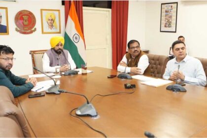 CM Mann reviews ongoing Relief operations in flood-affected towns