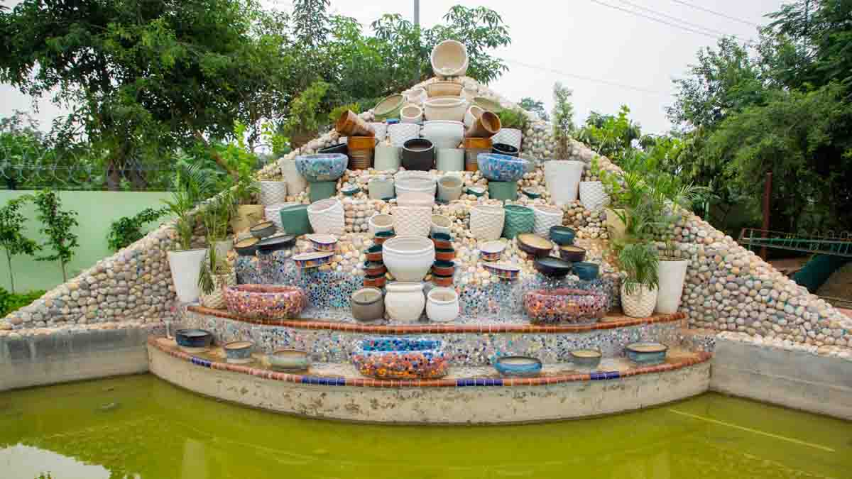 योगी सरकार का दुनिया का पहला सिरेमिक वेस्ट से बना 'अनोखी दुनिया' पार्क डिज्नी वर्ल्ड और जुरासिक पार्क को देगा मात