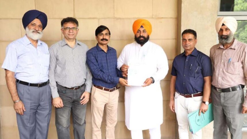 Gurdaspur University contributes Rs 3.5 lakh for flood relief work