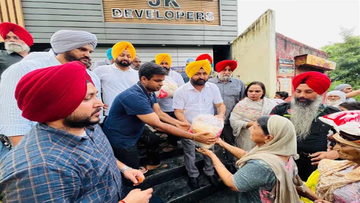 Hardeep Singh Mundian took charge in the flood-affected area Sasrali