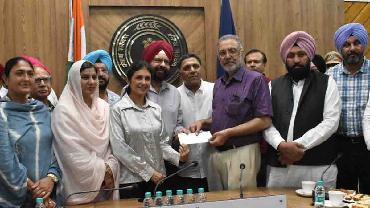 Jalandhar News: स्वास्थ्य मंत्री ने जालंधर में पानी और मच्छरों से होने वाली बीमारियों के खिलाफ व्यापक अभियान चलाने के दिए निर्देश
