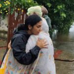 कौन हैं IAS साक्षी साहनी, बाढ़ प्रभावित गांवों में पहुंच कर किया ऐसा काम, ग्रामीणों ने DC को लगा लिया गले