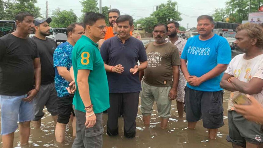 जालंधर के डीसी डा. हिमांशु अग्रवाल सड़क पर उतरे