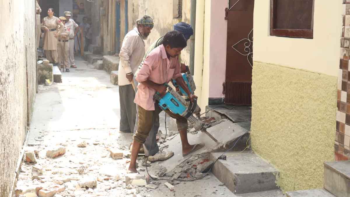 जालंधर में नगर निगम की बड़ी कार्रवाई, नशा तस्कर के घर पर चलाया बुलडोजर