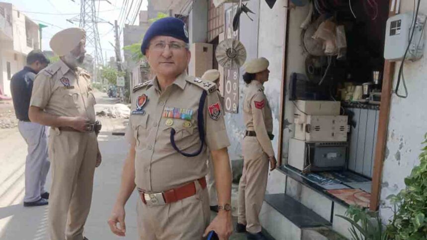 जालंधर में पुलिस की बड़ी कार्ऱवाई, नशा तस्करों के ठिकानों पर ताबड़तोड़ छापेमारी, देखें Live