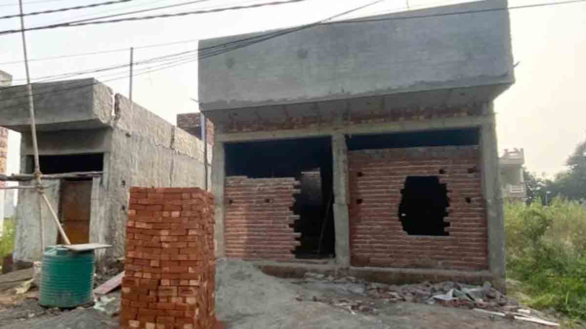 मकसूदां में अवैध रूप से बनी दुकान