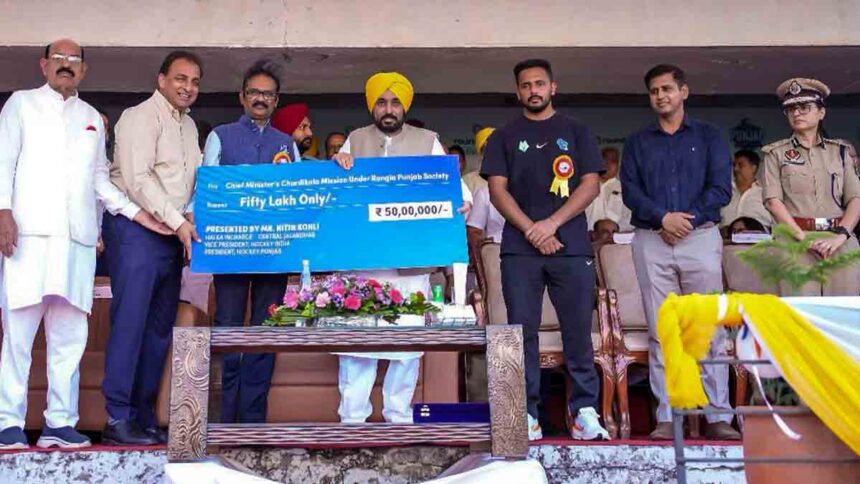 नितिन कोहली ने 'मिशन चढ़दी कला' के तहत 50 लाख रुपये बाढ़ राहत कोष में योगदान दिया