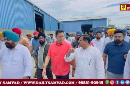 सांसद संजय सिंह और कैबिनेट मंत्रियों ने डेरा बाबा नानक में बाढ़ प्रभावित लोगों का हाथ थामा