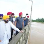 सीएम भगवंत मान ने होशियारपुर जिले के बाढ़ प्रभावित क्षेत्रों में राहत और बचाव कार्यों का लिया जायजा