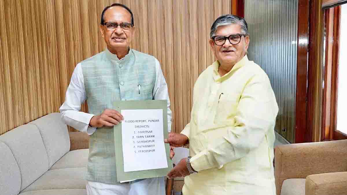 राज्यपाल गुलाब चंद कटारिया और केंद्रीय कृषि मंत्री शिवराज सिंह