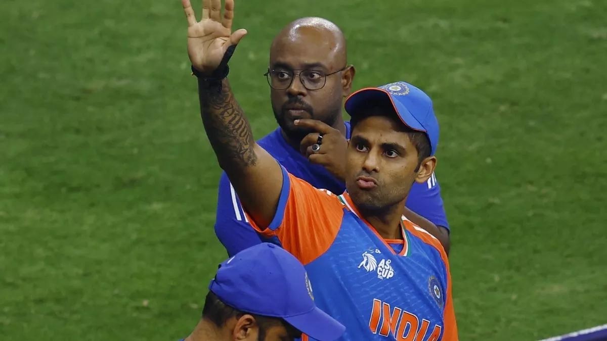 Ind vs Pak Final: भारत की प्रचंड जीत, पाकिस्तान को 5 विकेट से रौंदा, भारतीय कप्तान सूर्यकुमार ने किया बड़ा ऐलान