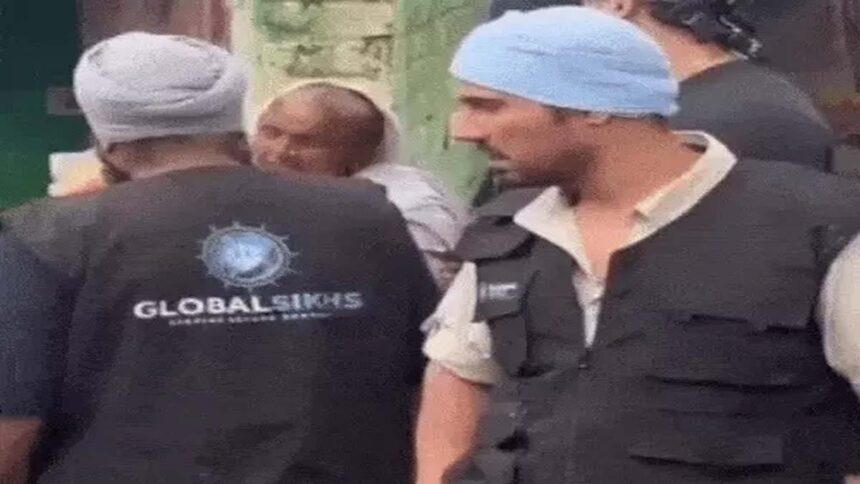 बाढ़ प्रभावितों की मदद में जुटे बॉलीवुड एक्टर रणदीप हुड्डा,