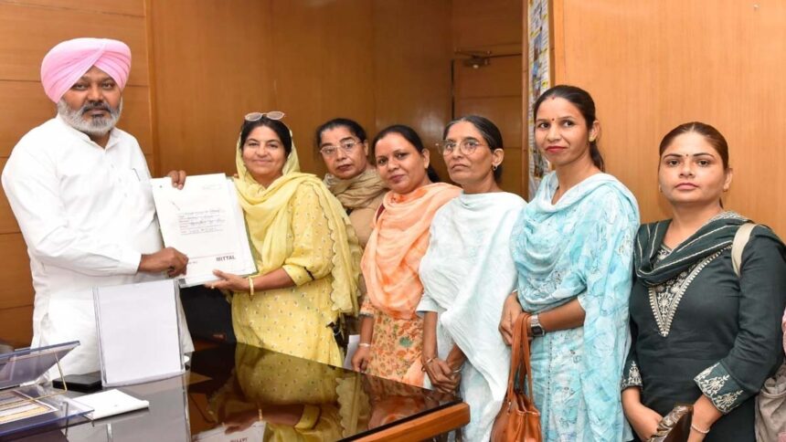 Punjab News: पंजाब सरकार द्वारा आशा वर्करों और फैसिलिटेटरों को मातृत्व अवकाश का लाभ देने संबंधी नोटिफिकेशन जारी