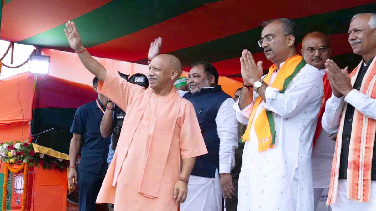 बिहार के सिवान में गरजे यूपी के मुख्यमंत्री योगी आदित्यनाथ