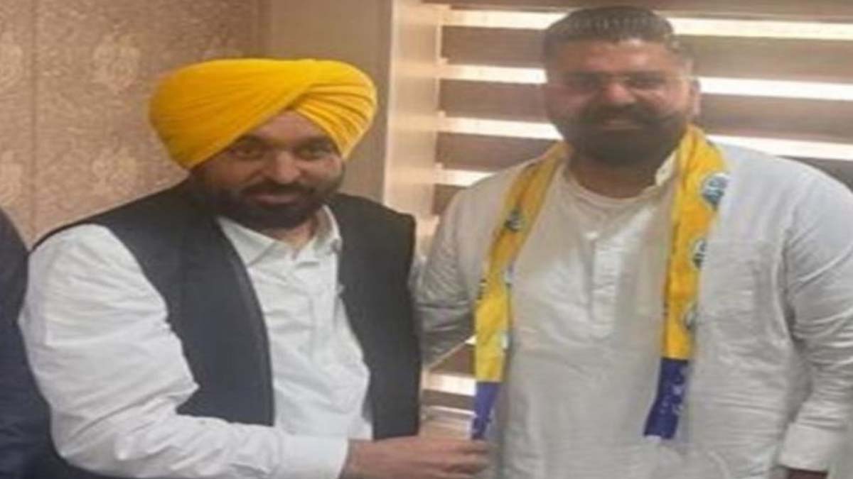 BJP councilor Shivam Sharma joins AAP