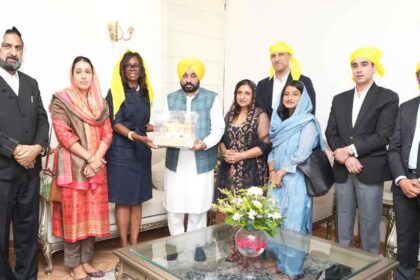 मुख्यमंत्री भगवंत मान ने शहीद भगत सिंह की दुर्लभ वीडियो फुटेज प्राप्त करने के लिए ब्रिटेन के कानूनविदों से सहयोग मांगा