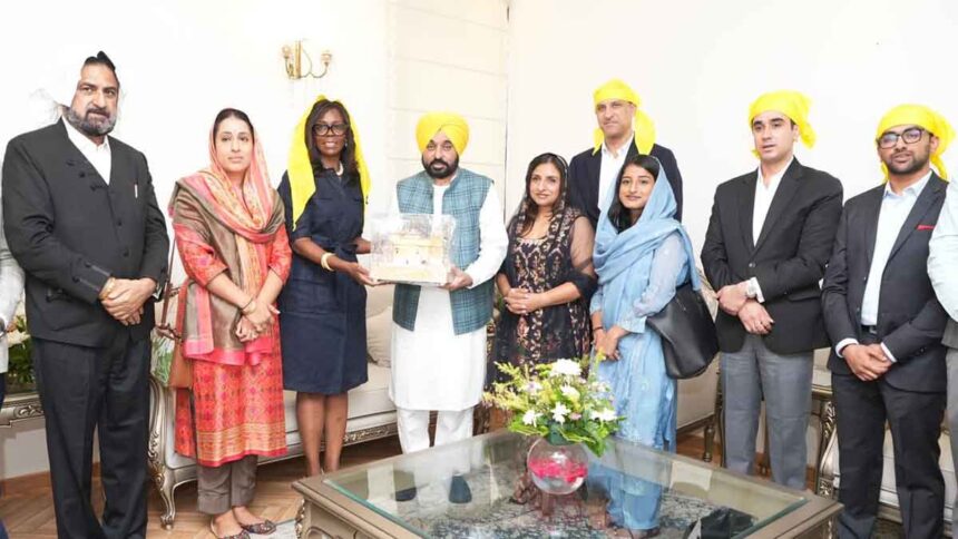 मुख्यमंत्री भगवंत मान ने शहीद भगत सिंह की दुर्लभ वीडियो फुटेज प्राप्त करने के लिए ब्रिटेन के कानूनविदों से सहयोग मांगा