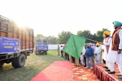 The Punjab government has begun distributing free wheat seeds to farmers