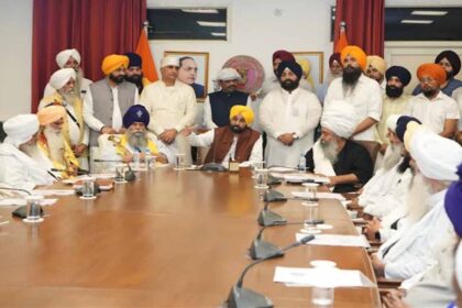 CM Mann holds meeting with Sikh saints