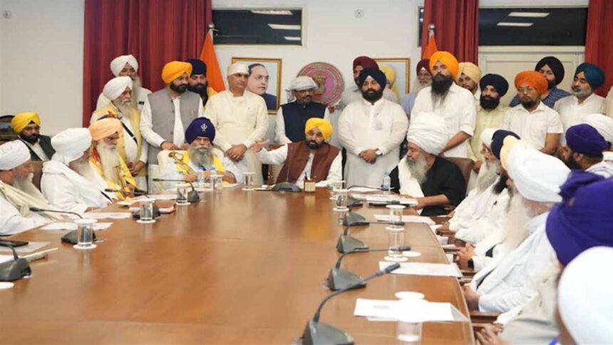 CM Mann holds meeting with Sikh saints