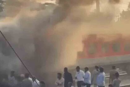 पंजाब से बिहार जाने वाले गरीबरथ एक्सप्रेस में लगी आग, मची भगदड़, कई घायल