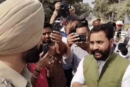 जालंधर के मुख्य चौक पर लोगों ने लगा दिया धरना, लग गया भारी जाम