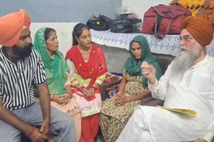 Punjab Speaker handed over an ex-gratia to the family of deceased labourer Panna Lal