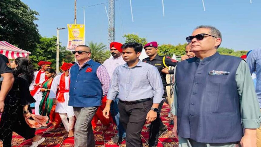 Sanjeev Arora inaugurated the Saras Mela