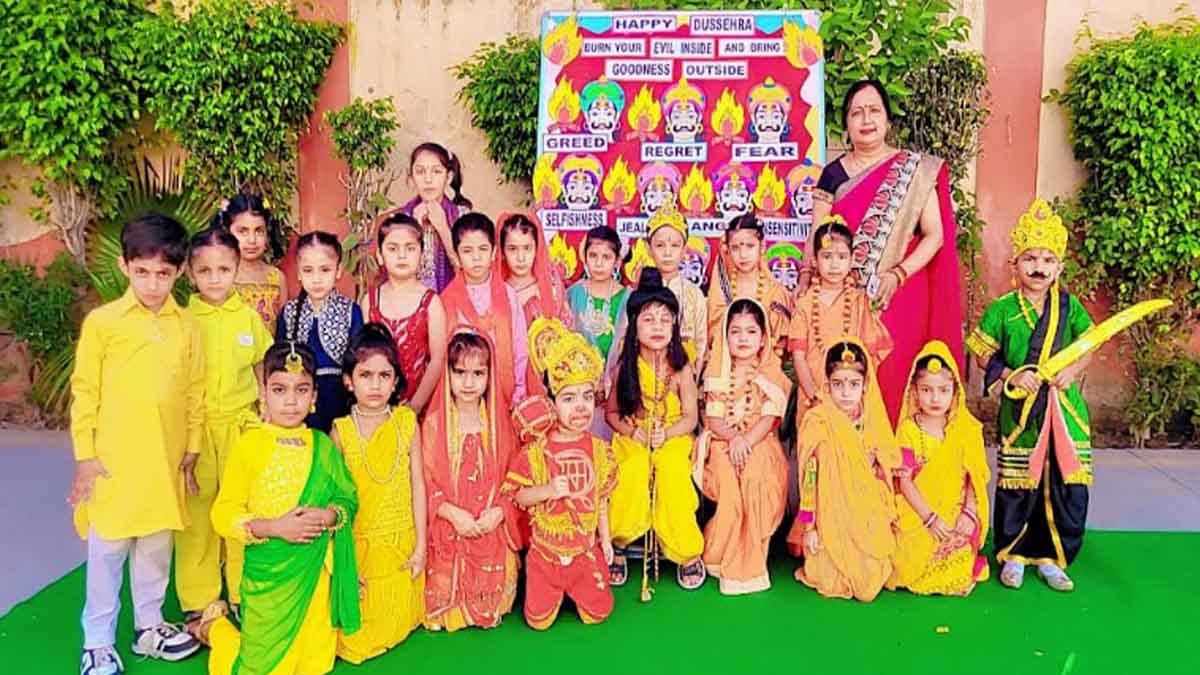 Jalandhar News: सेंट सोल्जर ग्रुप के छात्रों ने मनाया दशहरा उत्सव