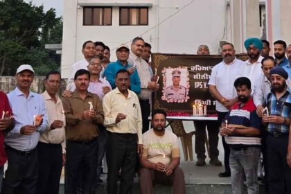 पूर्व सांसद सुशील रिंकू की अगुवाई में हरियाणा के दलित IPS अफसर वाई पूरण कुमार को दी गई श्रद्धांजलि