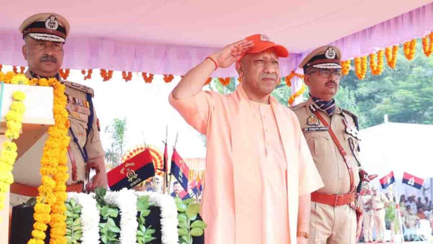 पुलिसकर्मियों का बलिदान प्रदेश और देश की अमूल्य पूंजी- CM योगी