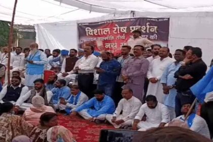 वाल्मीकि समाज ने भंडारी पुल किया जाम