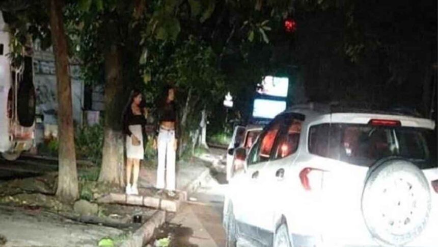 Fake Girls Honey Trap